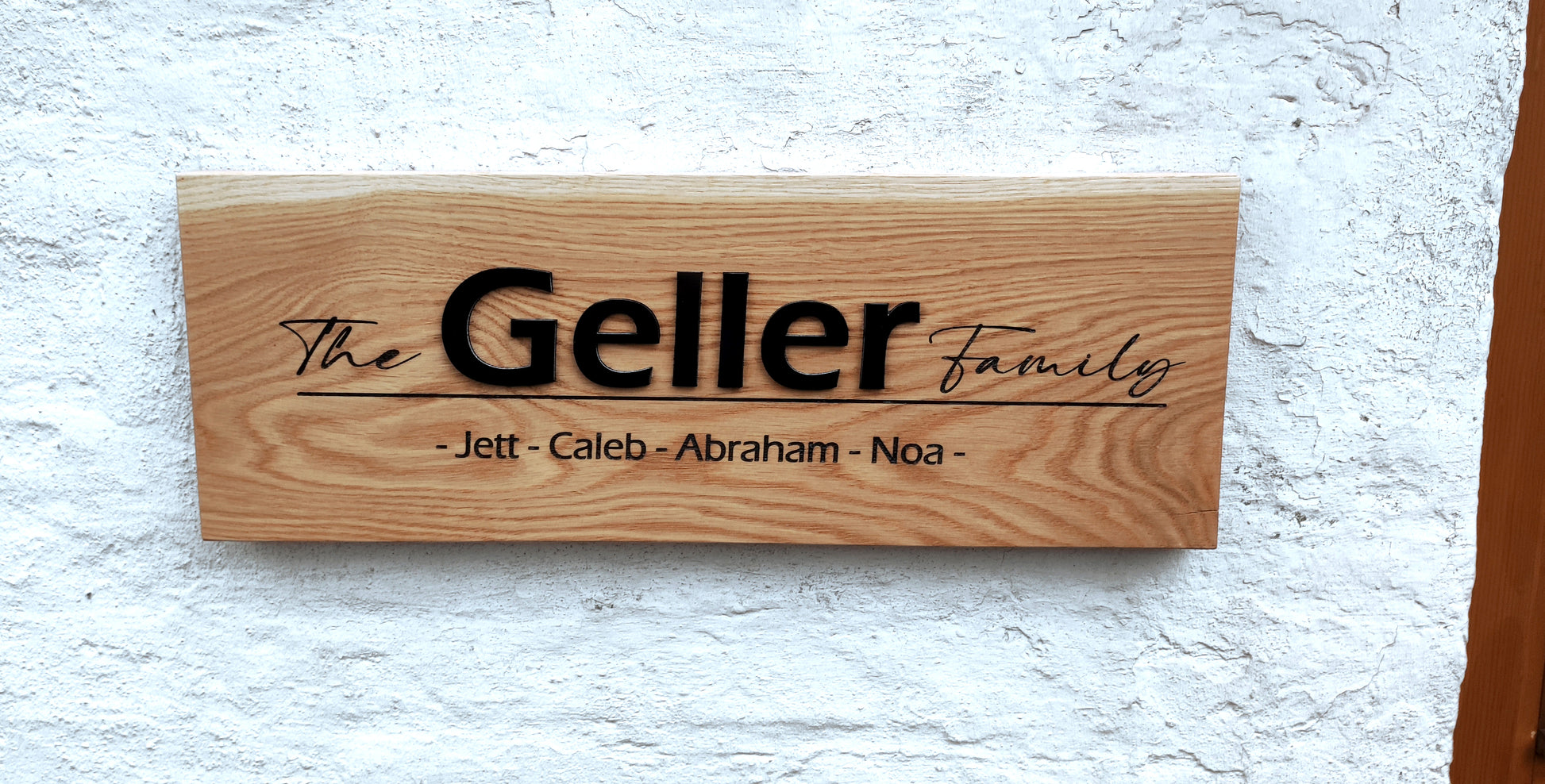 Eichenschild & schwarzes Acryl (57x20cm), Haustürschild, Türschild personalisiert, Eingangsschild, Holzschild, Namensschild Haustür.