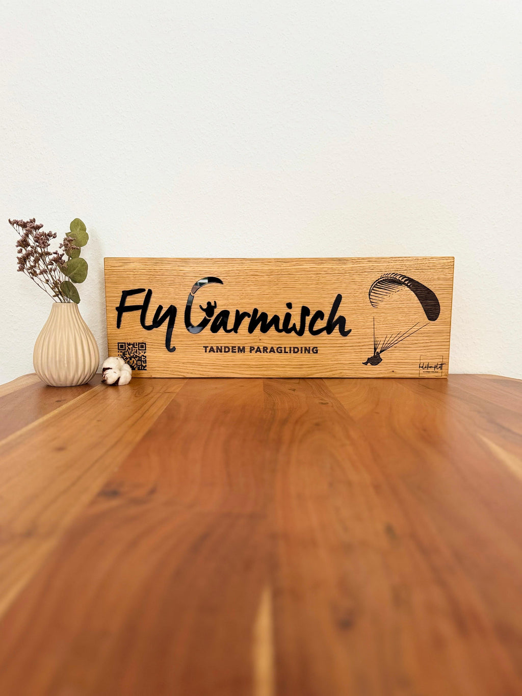 Eichenschild & schwarzes Acryl (57x20cm), Firmenlogo, Türschild personalisiert, Eingangsschild, Holzschild, Logo Firma Haustür.