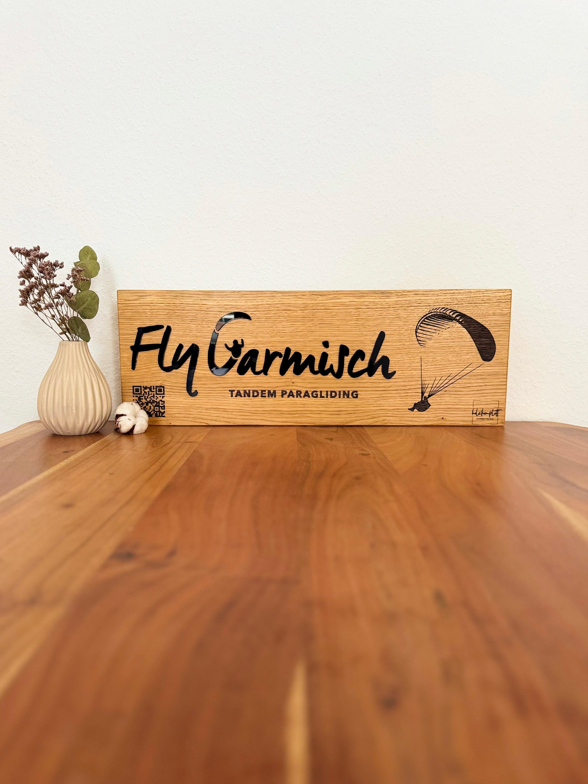 Eichenschild & schwarzes Acryl (57x20cm), Firmenlogo, Türschild personalisiert, Eingangsschild, Holzschild, Logo Firma Haustür.