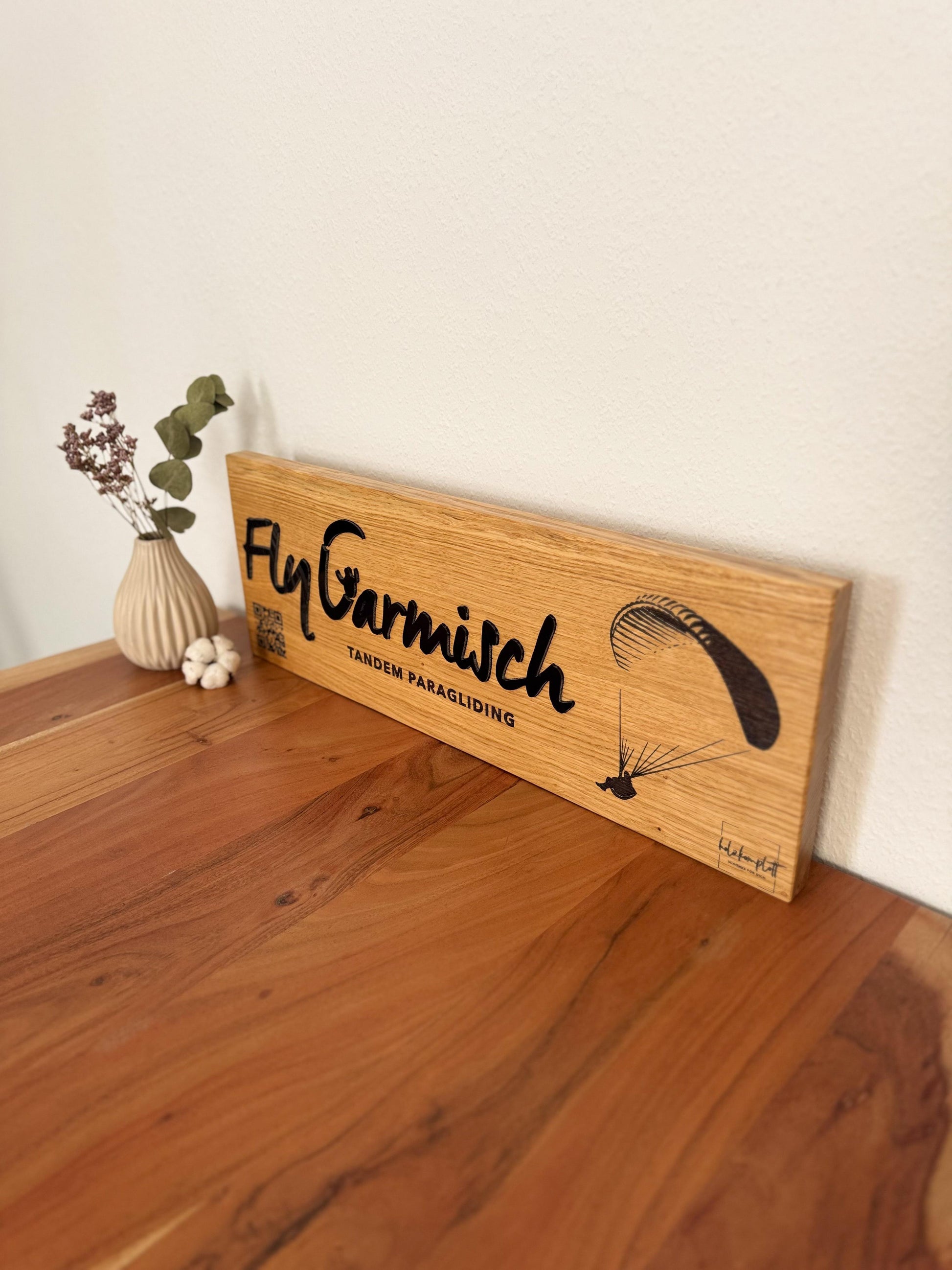 Eichenschild & schwarzes Acryl (57x20cm), Firmenlogo, Türschild personalisiert, Eingangsschild, Holzschild, Logo Firma Haustür.