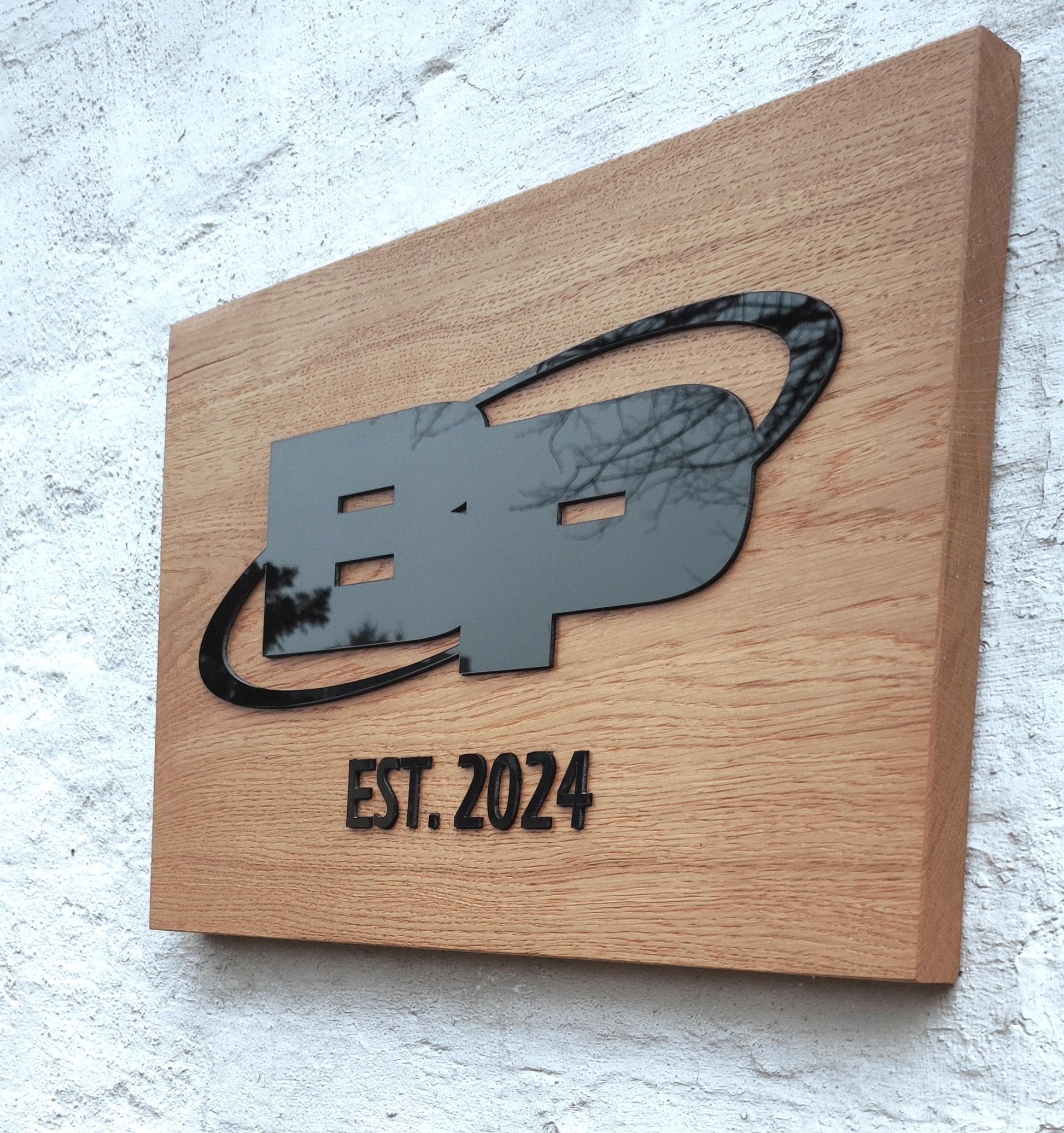 Eichenschild & schwarzes Acryl (45x30cm), Firmenlogo, Haustürschild, Türschild personalisiert, Eingangsschild, Holzschild, Namensschild.